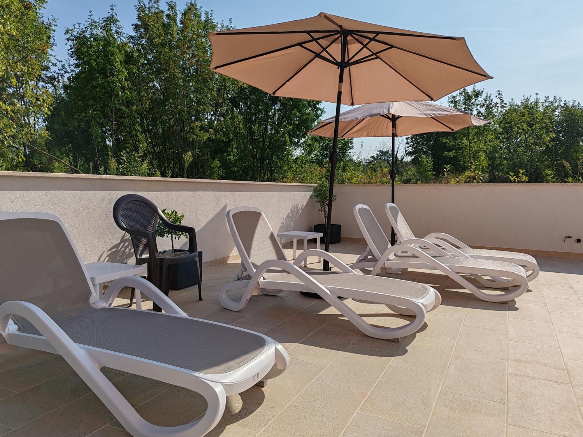Apartments Oleander Lovrecica-Residence With Pool Dış mekan fotoğraf