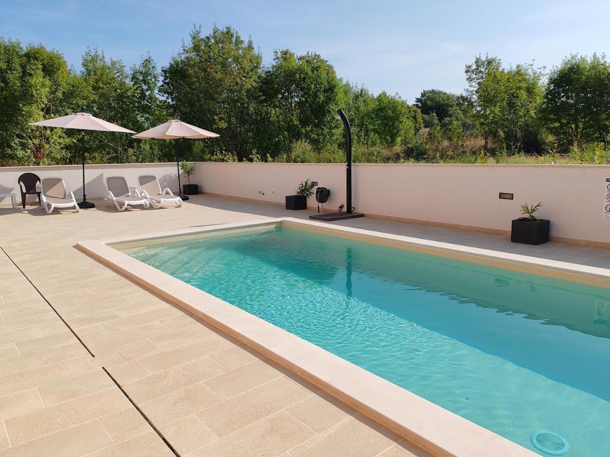Apartments Oleander Lovrecica-Residence With Pool Dış mekan fotoğraf