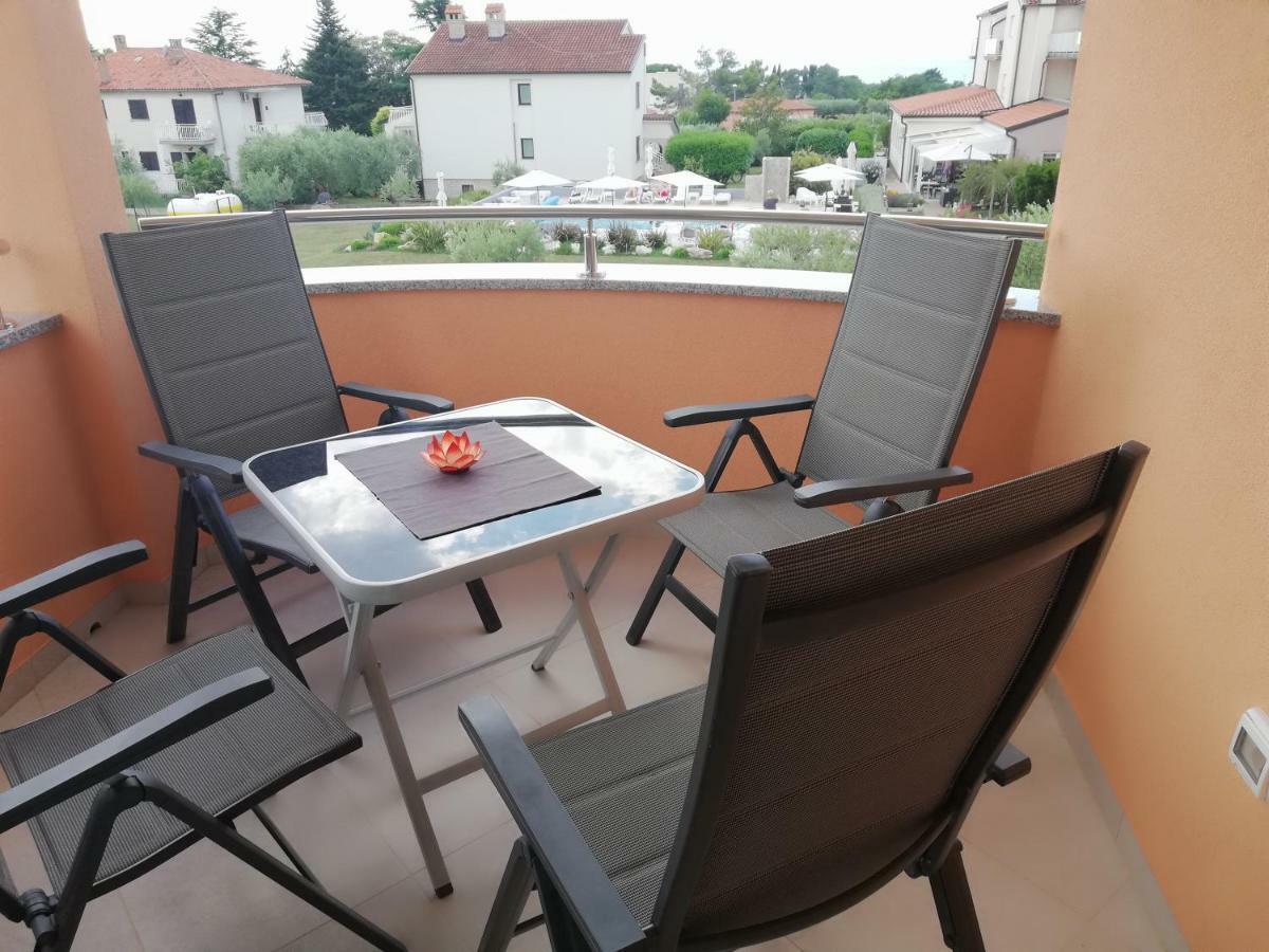 Apartments Oleander Lovrecica-Residence With Pool Dış mekan fotoğraf